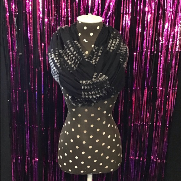 croft & barrow Accessories - {Croft and Barrow} Black and Gray Knit Infinity Loop Scarf